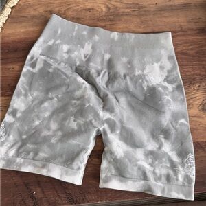Darc sport women light green marble shorts